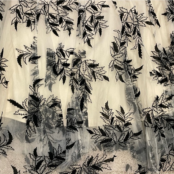 Elegant Black and Cream Midi Skirt NWOT - Picture 3 of 4